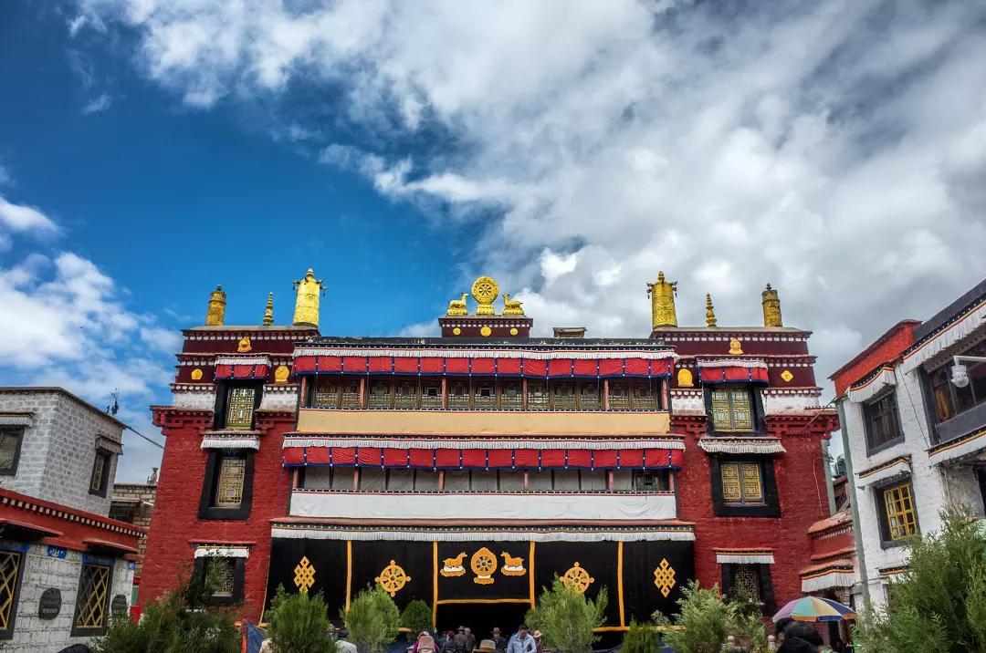 央视镜头下的杨紫文成公主,杨紫文成公主上热搜场面