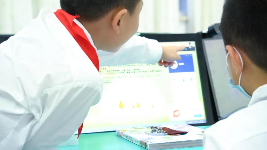 鎺㈣鏅烘収鏁欏鎰熷彈鏈潵璇惧爞,鎰熷彈绉戞妧榄呭姏鏍″瀹炶返娲诲姩鏂规