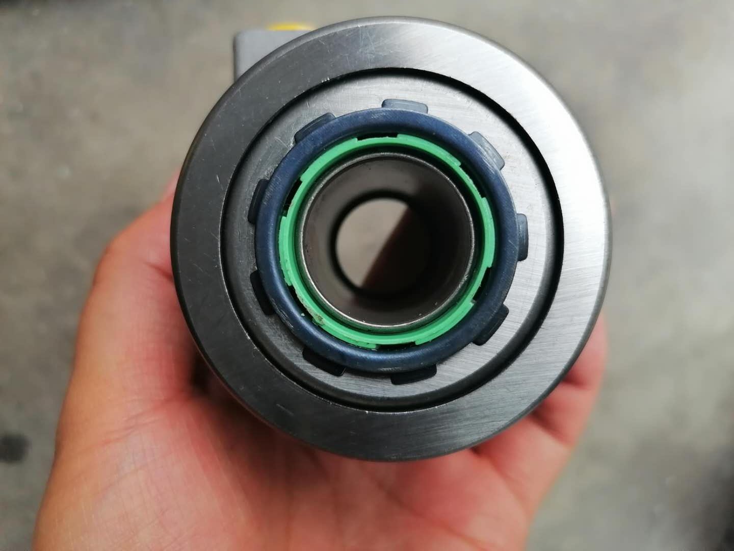 科鲁兹换了离合分泵挂挡不会走,科鲁兹分离轴承老是泄压怎么回事