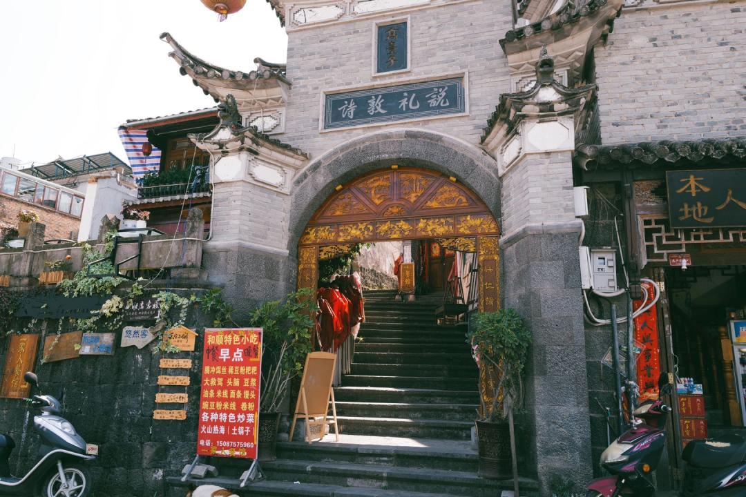 想泡温泉去哪个城市,想泡温泉不妨到成都这里来