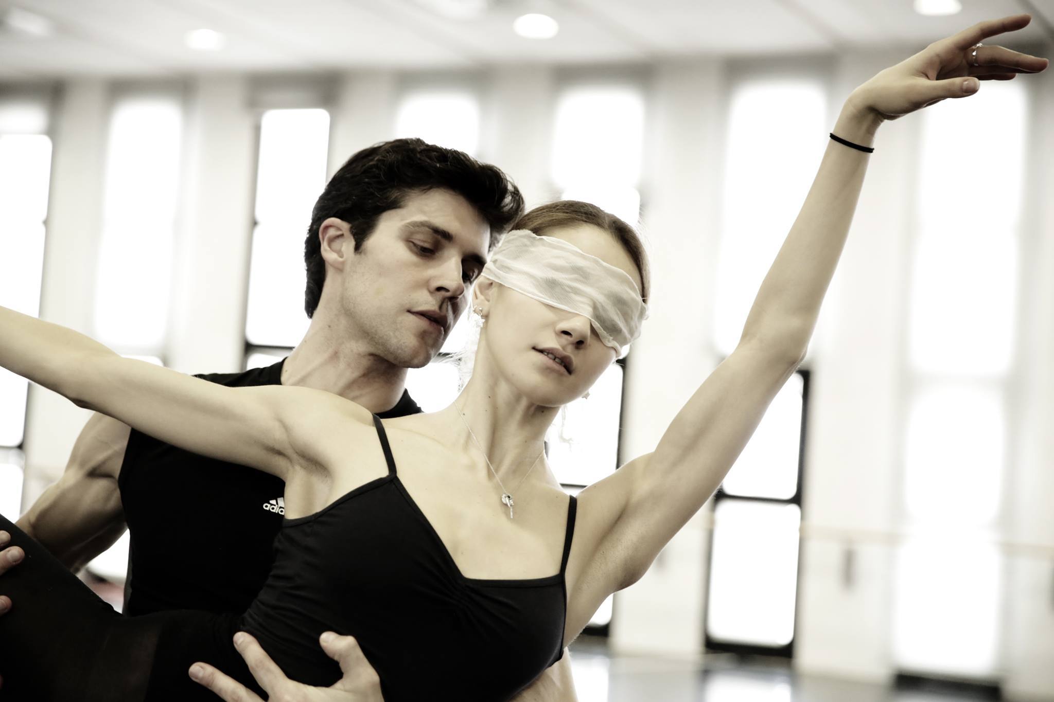 他因为跳芭蕾被霸凌自杀，男生跳芭蕾有什么错？