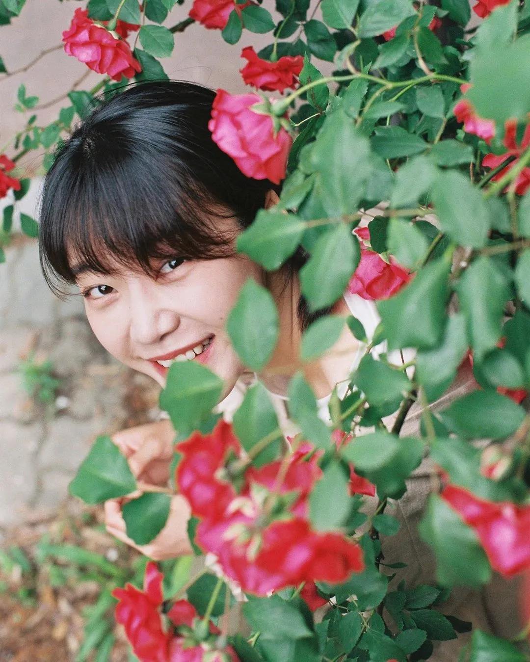 怎么露齿微笑拍照才好看,拍照怎么露齿笑和抿嘴笑好看自然