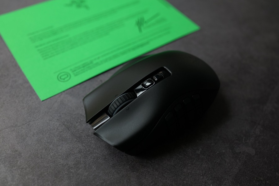 雷蛇那伽梵蛇专业版鼠标测评,雷蛇那伽梵蛇专业版和v2的区别