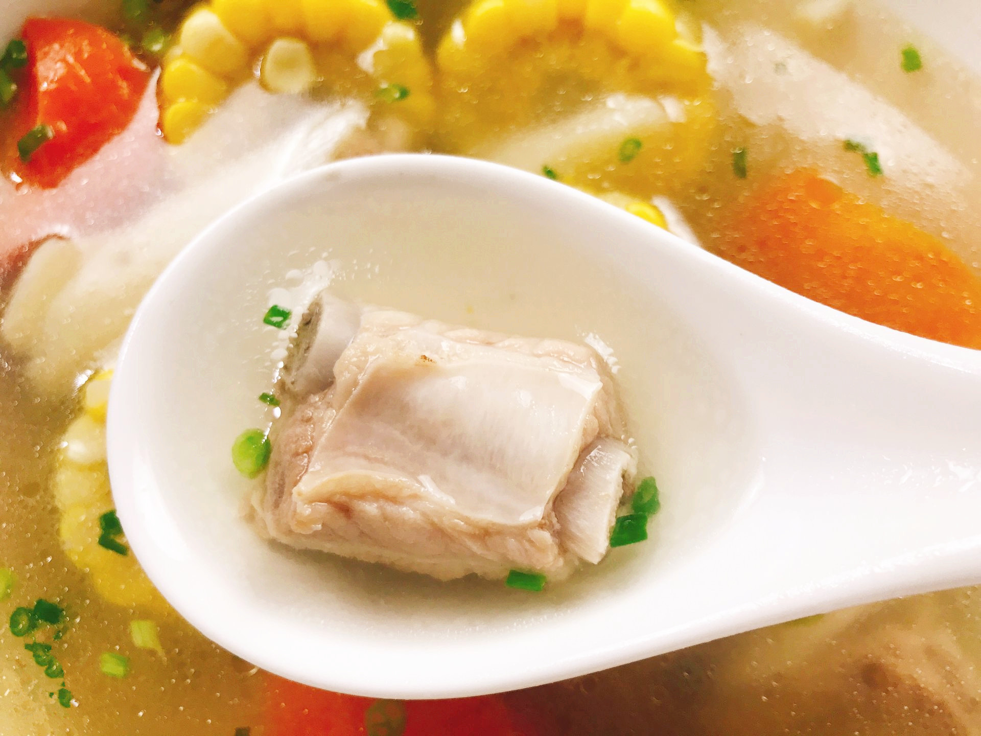 排骨汤最简单的做法,排骨汤怎么煮软烂入味适合老人吃