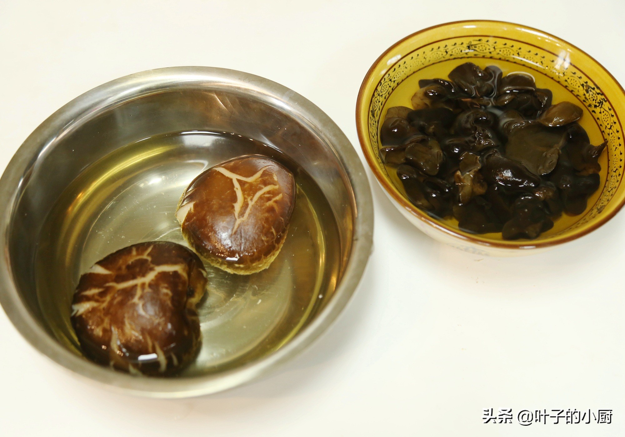 做馅饼咋做好吃,早餐薄薄的馅饼怎么做的