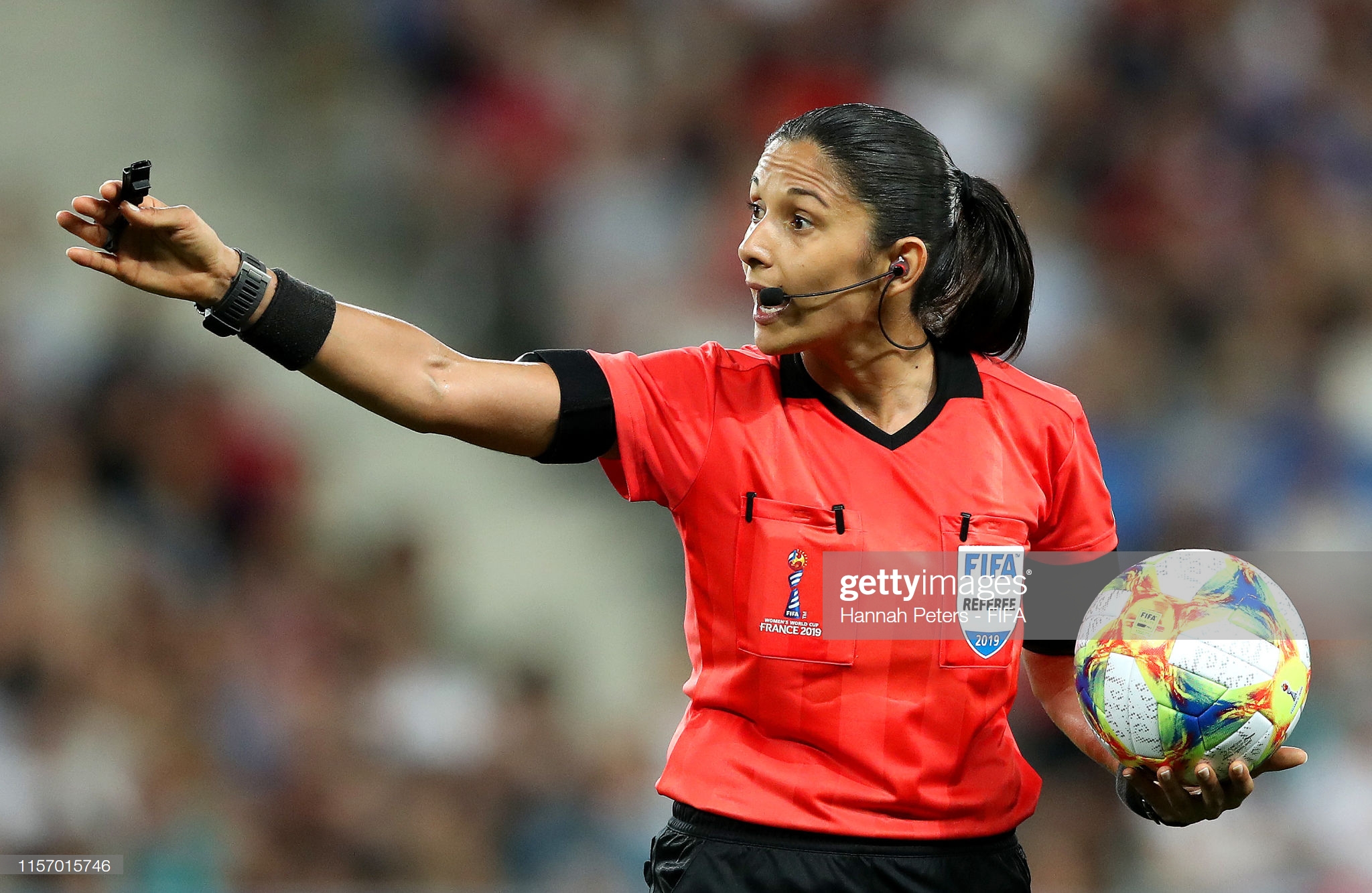 女足世界杯中国裁判,女足裁判秦亮引起争议