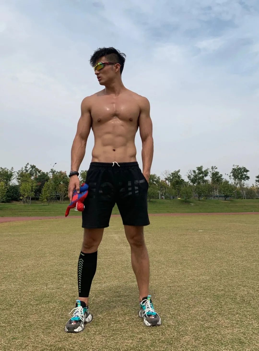 别人在减肥而我却在增肥怎么说,别人都在减肥我却在增肥的说说