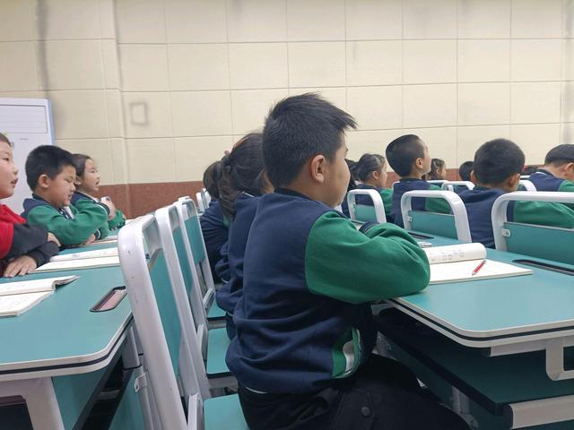 小学生朗读课文老是有错怎么办,小学生背课文的方法和技巧