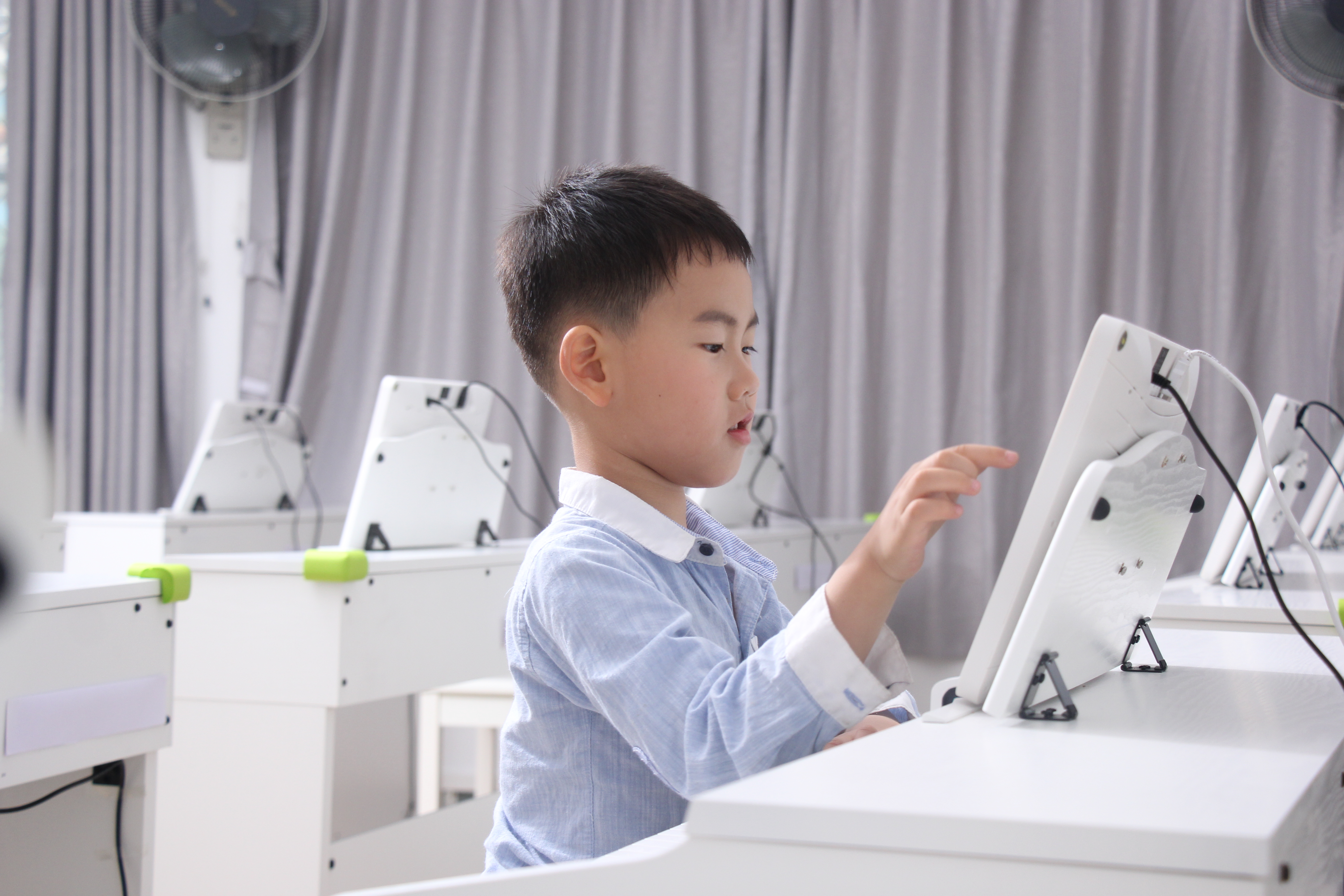 钢琴简谱大全100首简单儿歌双手,幼儿钢琴歌曲简谱50首视频教学