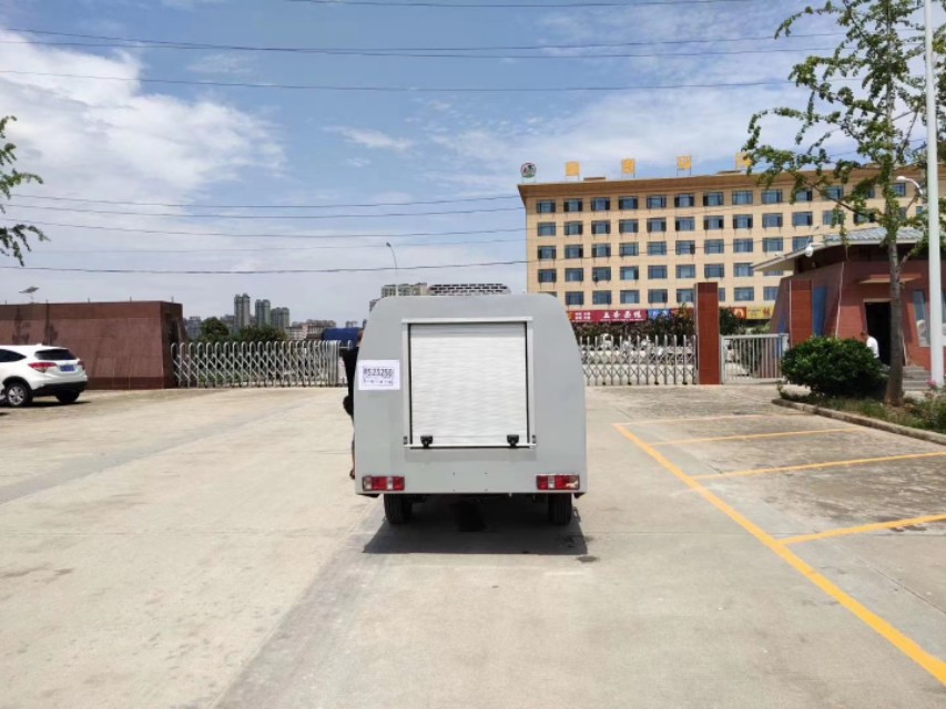 长安路面养护车价格,长安路面养护车加装喷雾