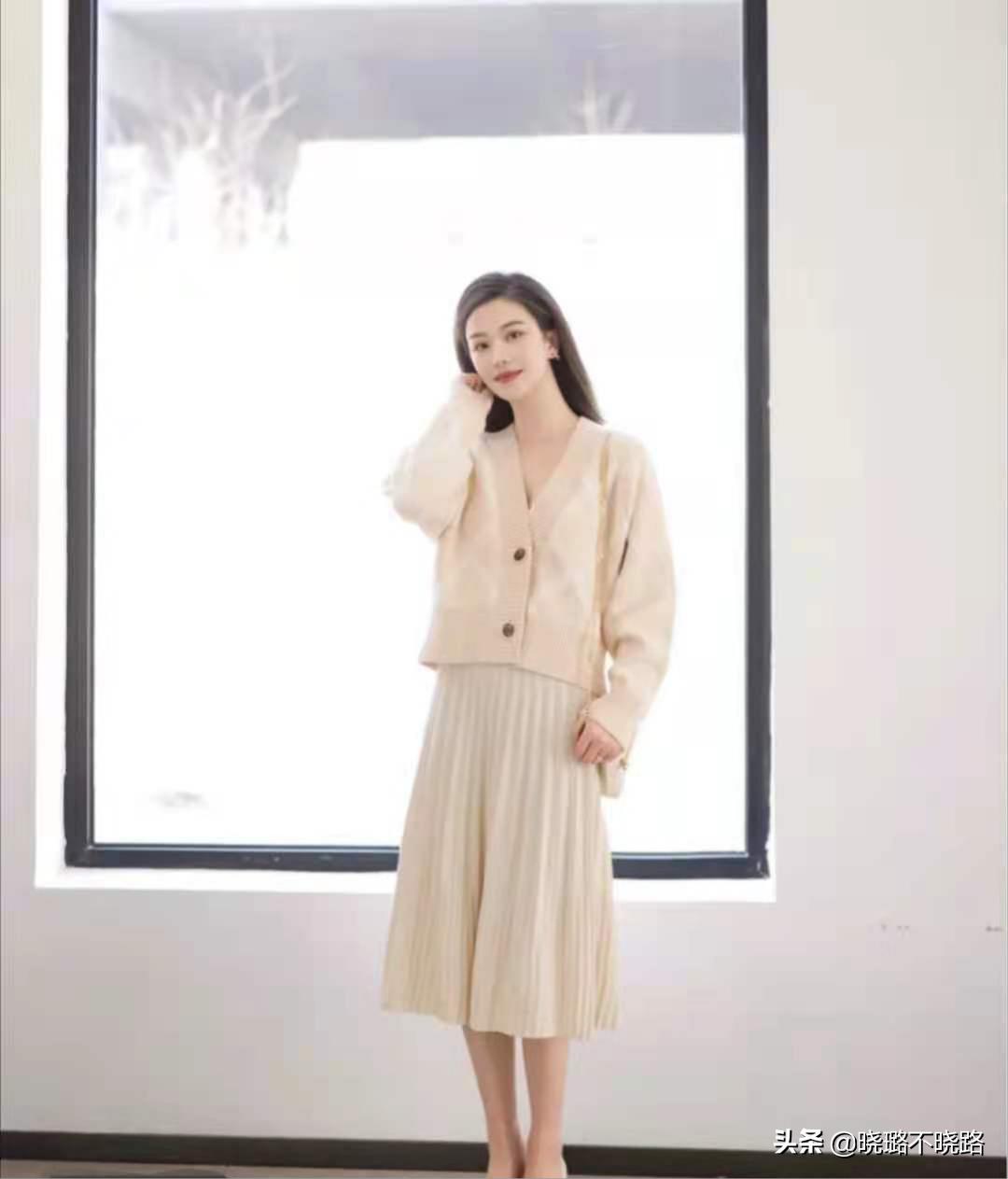 秋冬毛衣这样穿你就是最靓的仔,适合黄黑皮穿的秋冬毛衣