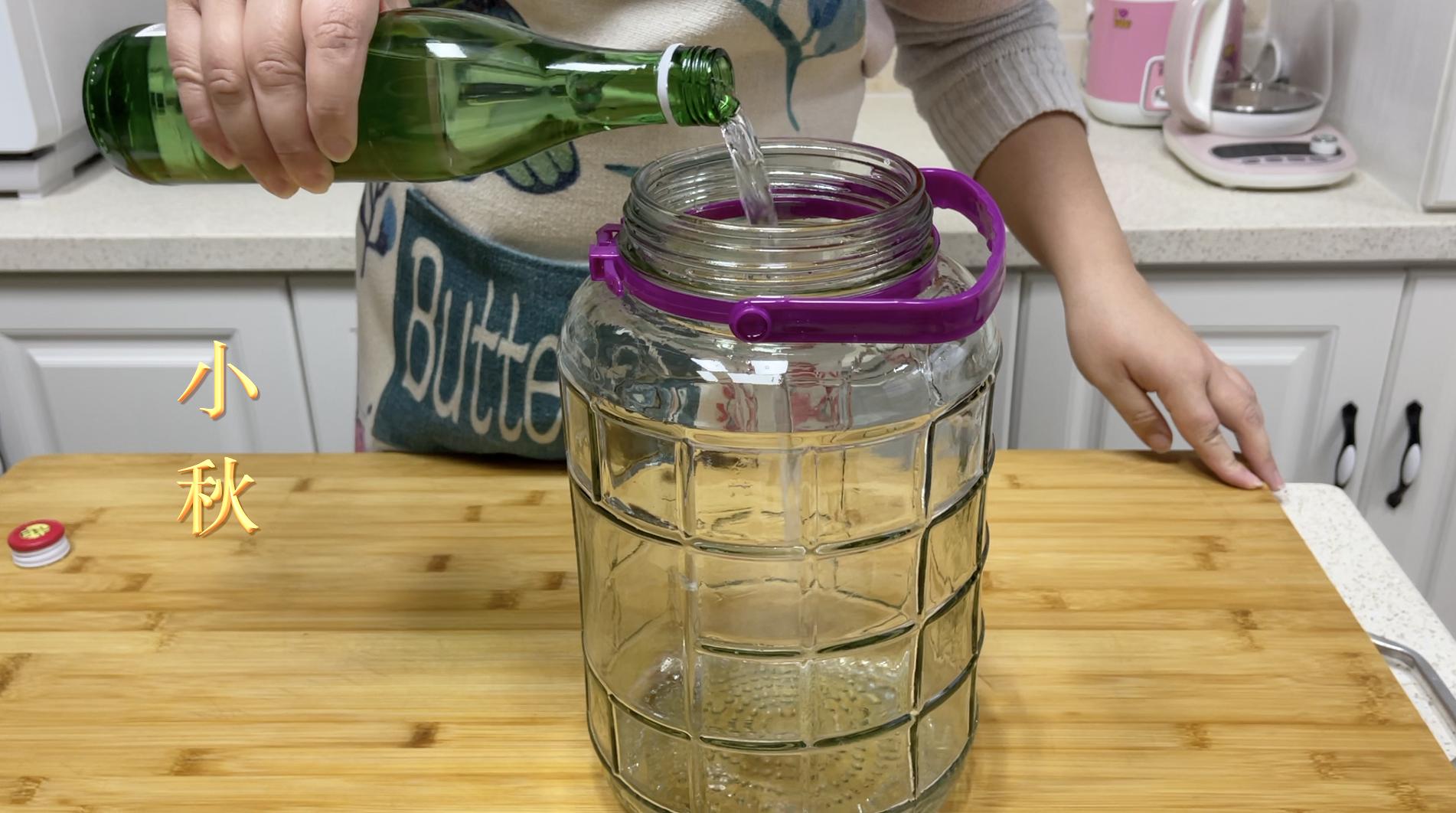 2放2不沾，腌出来的酸菜不烂不长白噗，又酸又脆，吃一冬天没问题