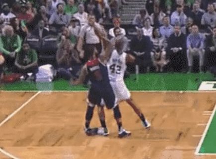 nba2010总决赛垫脚,nba垫脚惨案