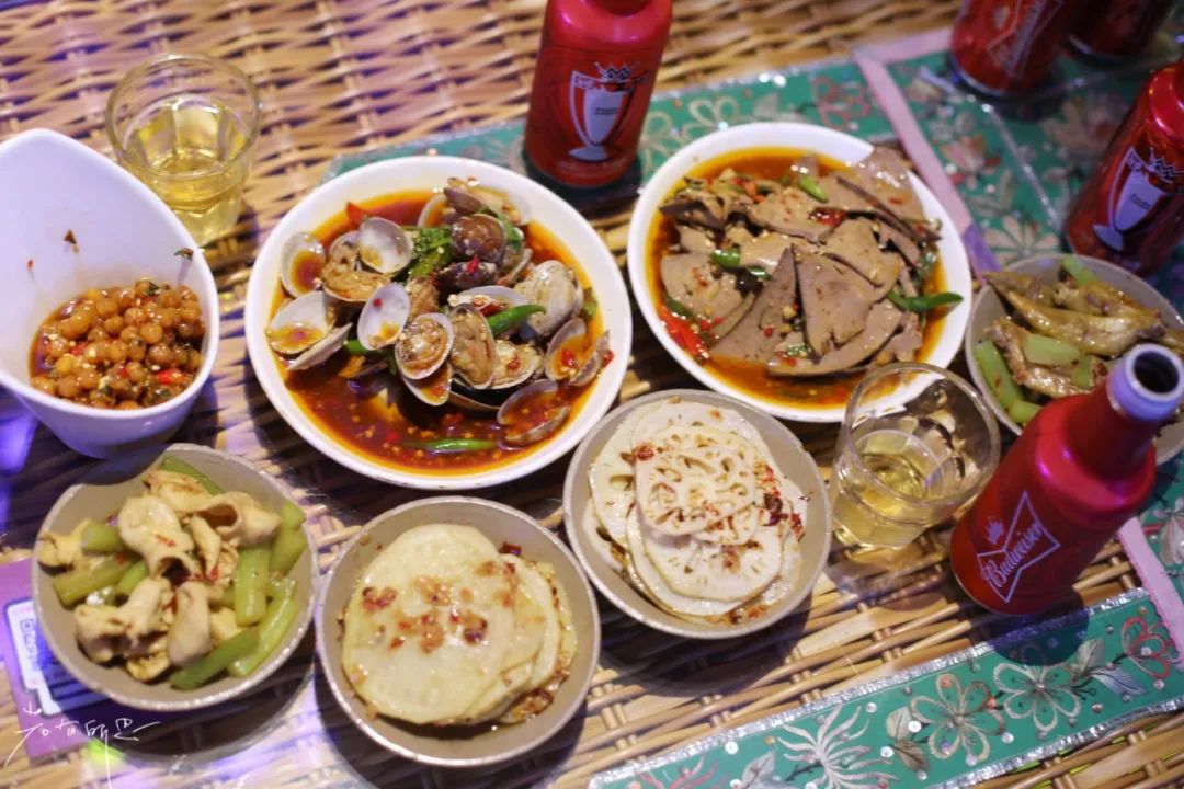 宽窄巷子成都休闲慢生活好去处,夜游成都宽窄巷子茶馆