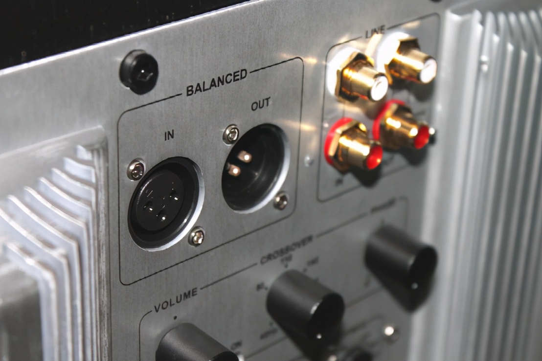 家庭影院数字重低音怎么使用,家庭影院12寸低音炮怎么调