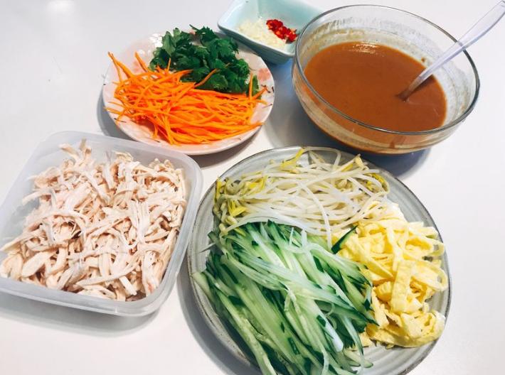 煮面条之后直接过冷水吗,煮面条水开了先放肉还是先放粉