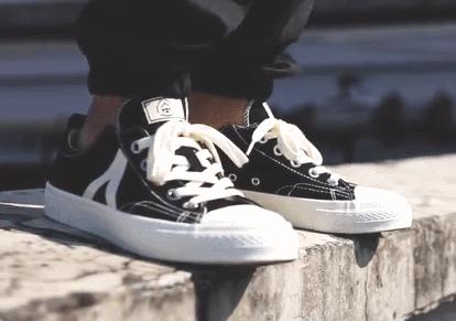 国产小白鞋设计感,设计感潮流小白鞋