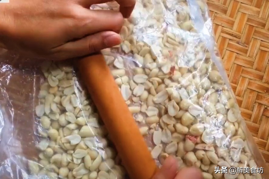 做花生糖的方法不用洗,做手工花生糖用什么糖制作更好
