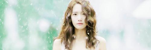 林允儿穿羽绒服参加活动,林允儿白色羽绒服