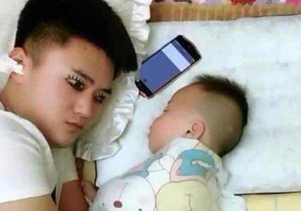 新生儿怎么裹毛巾睡觉,新生儿入睡办法