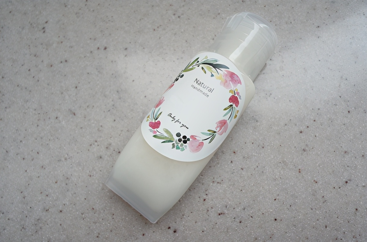 自己在家就能制作户外刷牙的牙膏,自制天然牙膏