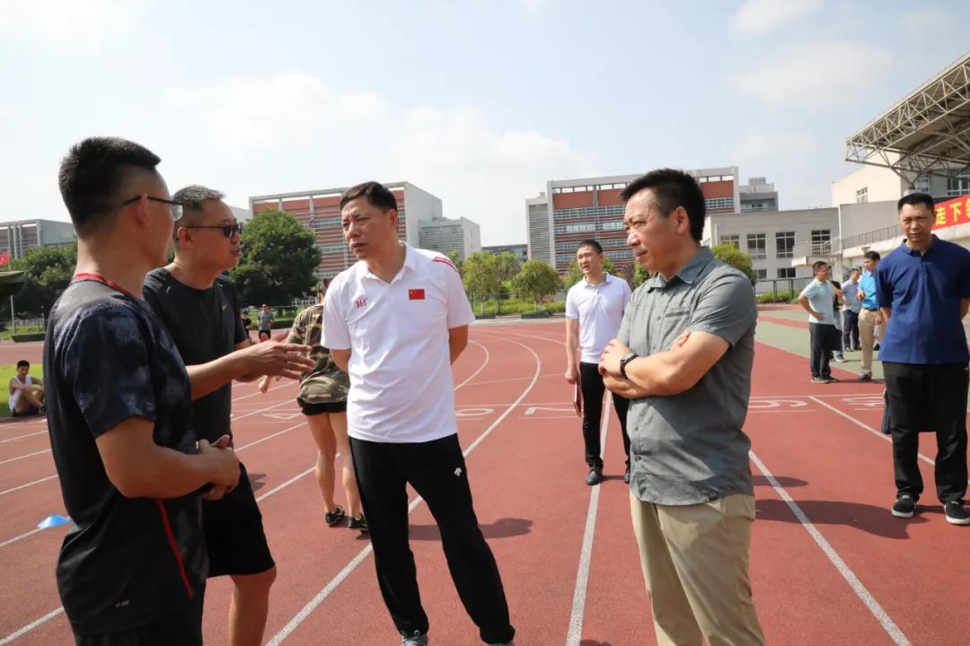 重庆市体育局*党**组书记、局长丁洪一行深入市运动技术学院等单位调研指导陕西全运会冲刺阶段训练备战工作