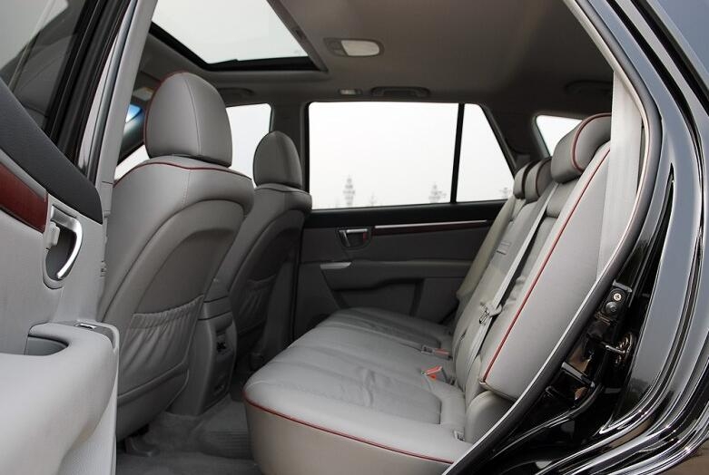 定位和汉兰达相同的进口中型SUV07款9万公里现代胜达6万值吗