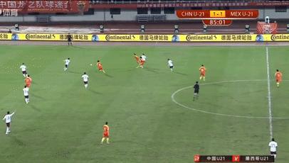 国奥“争冠”战连现世界级“磁铁脚”:如此“戏耍”劲旅实属罕见