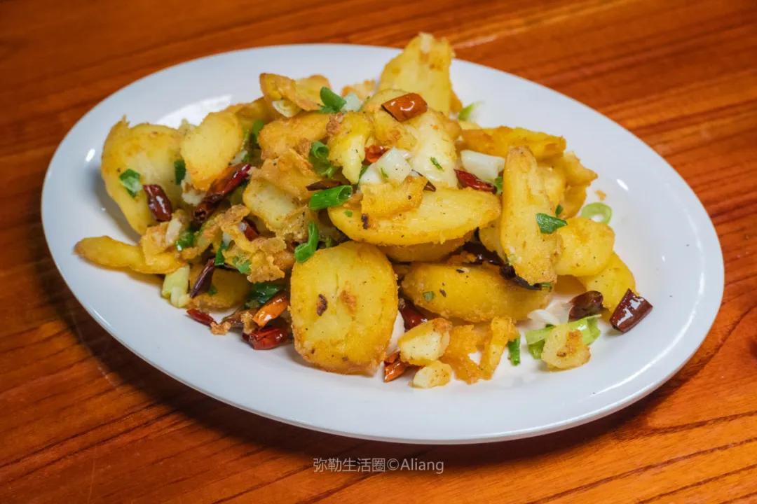 弥勒97年历史的老饭店，传了四代人，穿开裆裤小娃吃成了老头