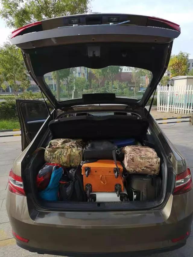 租车自驾游路上遇到意外,租车自驾被坑