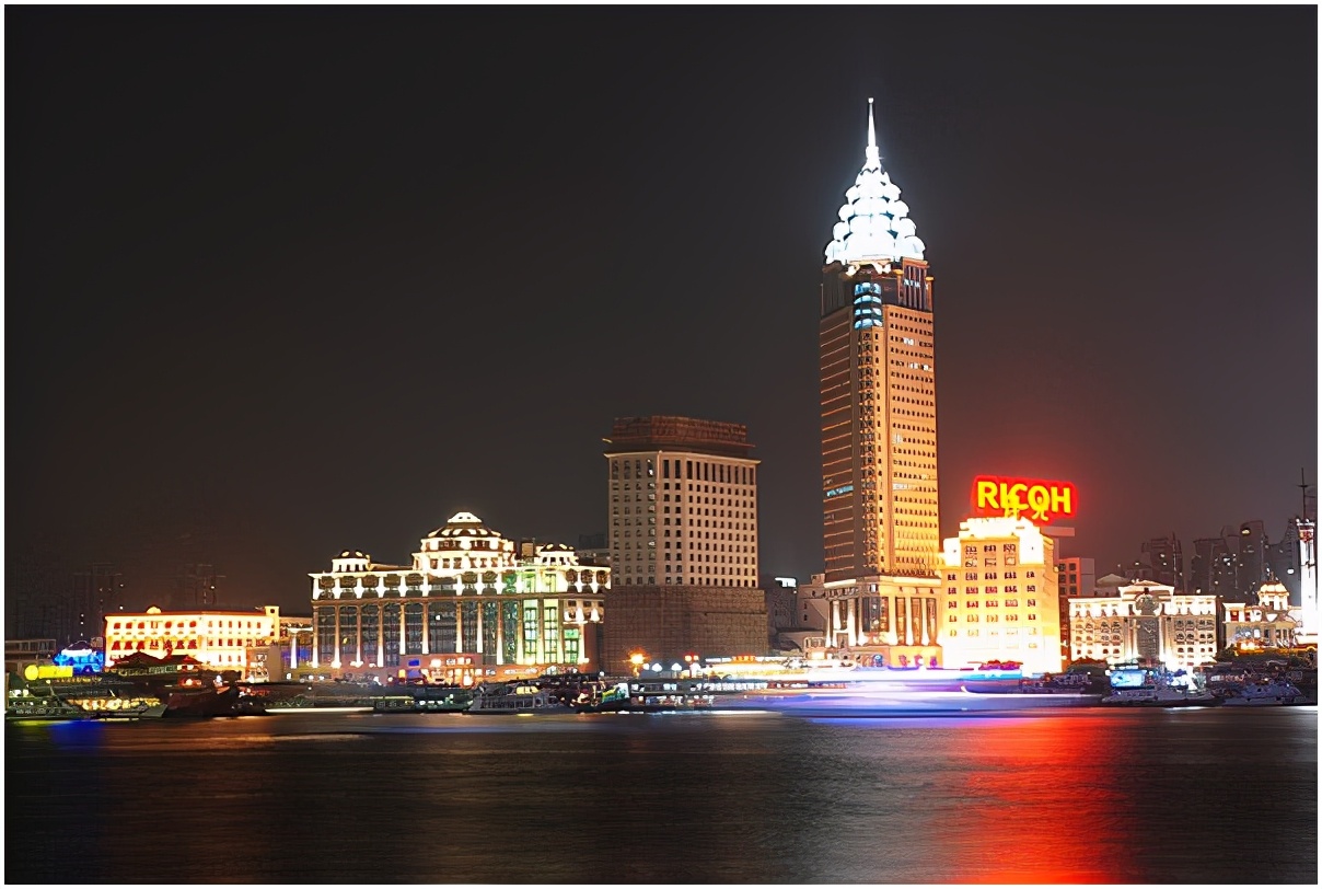 上海最高的楼叫什么大厦,上海外滩介绍200字