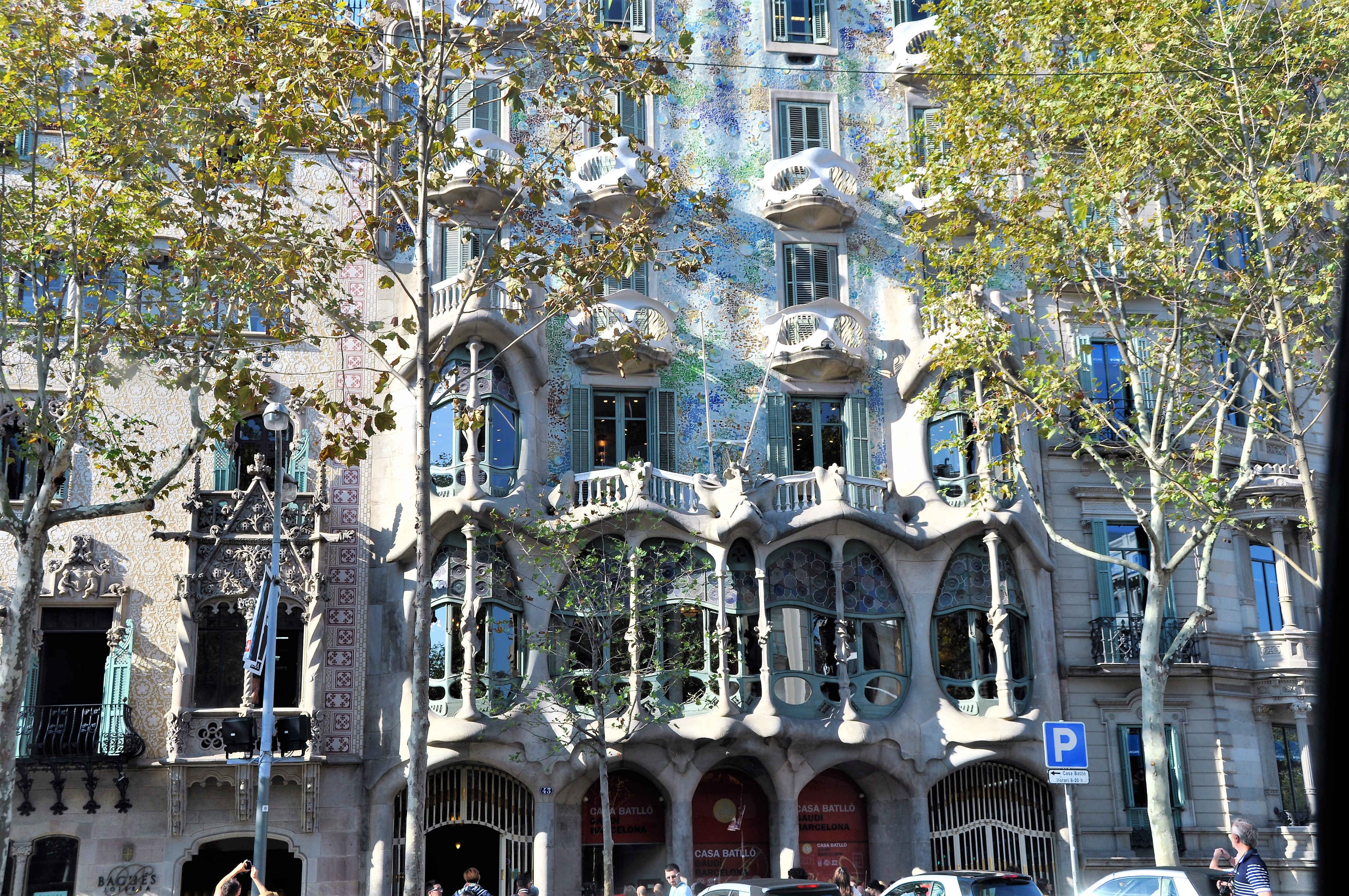 巴萨巴塞罗那fifa,巴塞罗那还是巴萨罗那