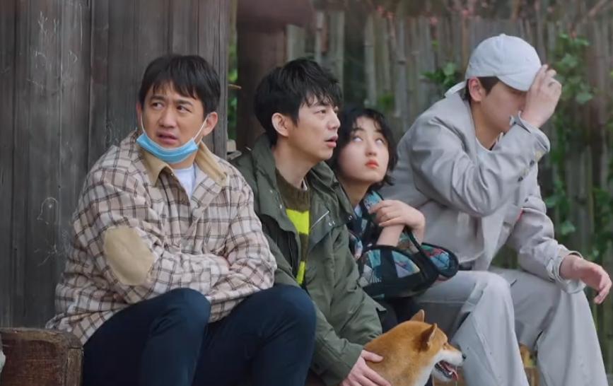 何炅快乐大本营假发,何炅1岁到48岁荧幕颜值变化