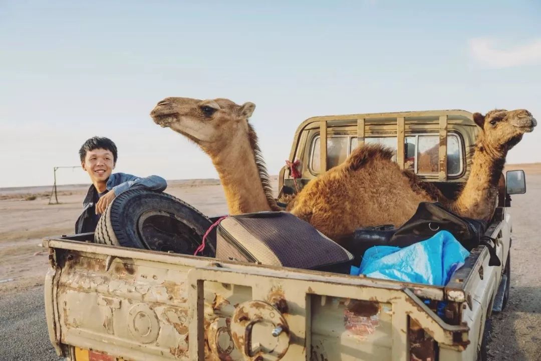 95后开着五菱环游世界,95后开面包车环游世界