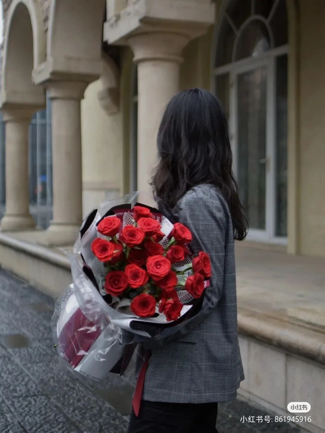 经典玫瑰鲜花,99朵玫瑰花束网红款