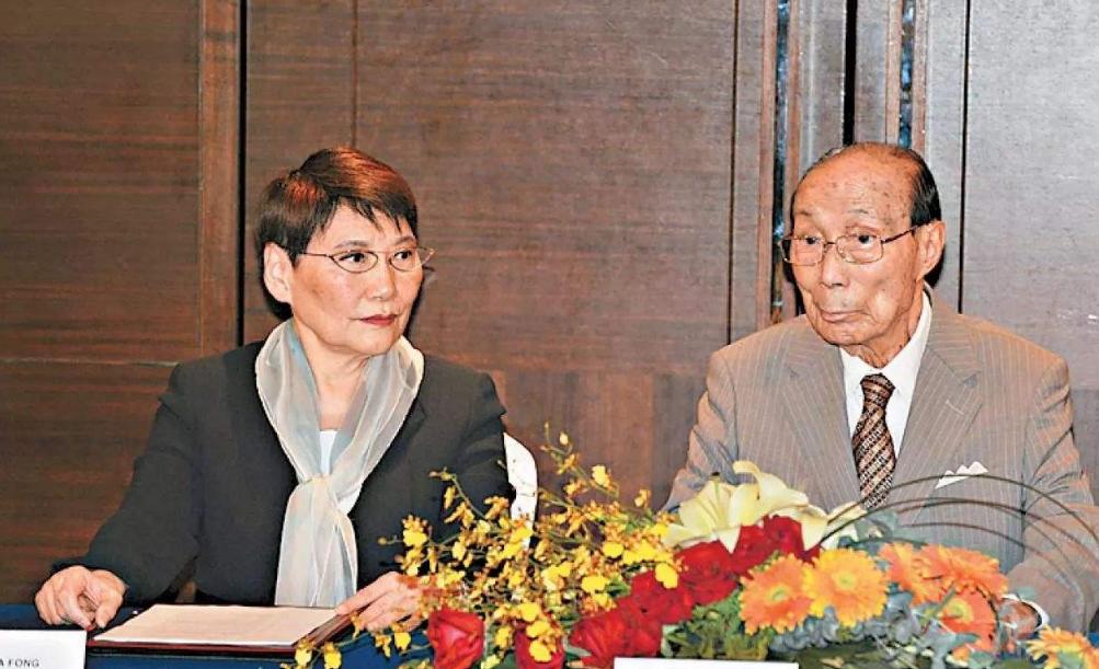 他是香港电影开山鼻祖也是东方好莱坞奠基人打造逸夫楼名留青史