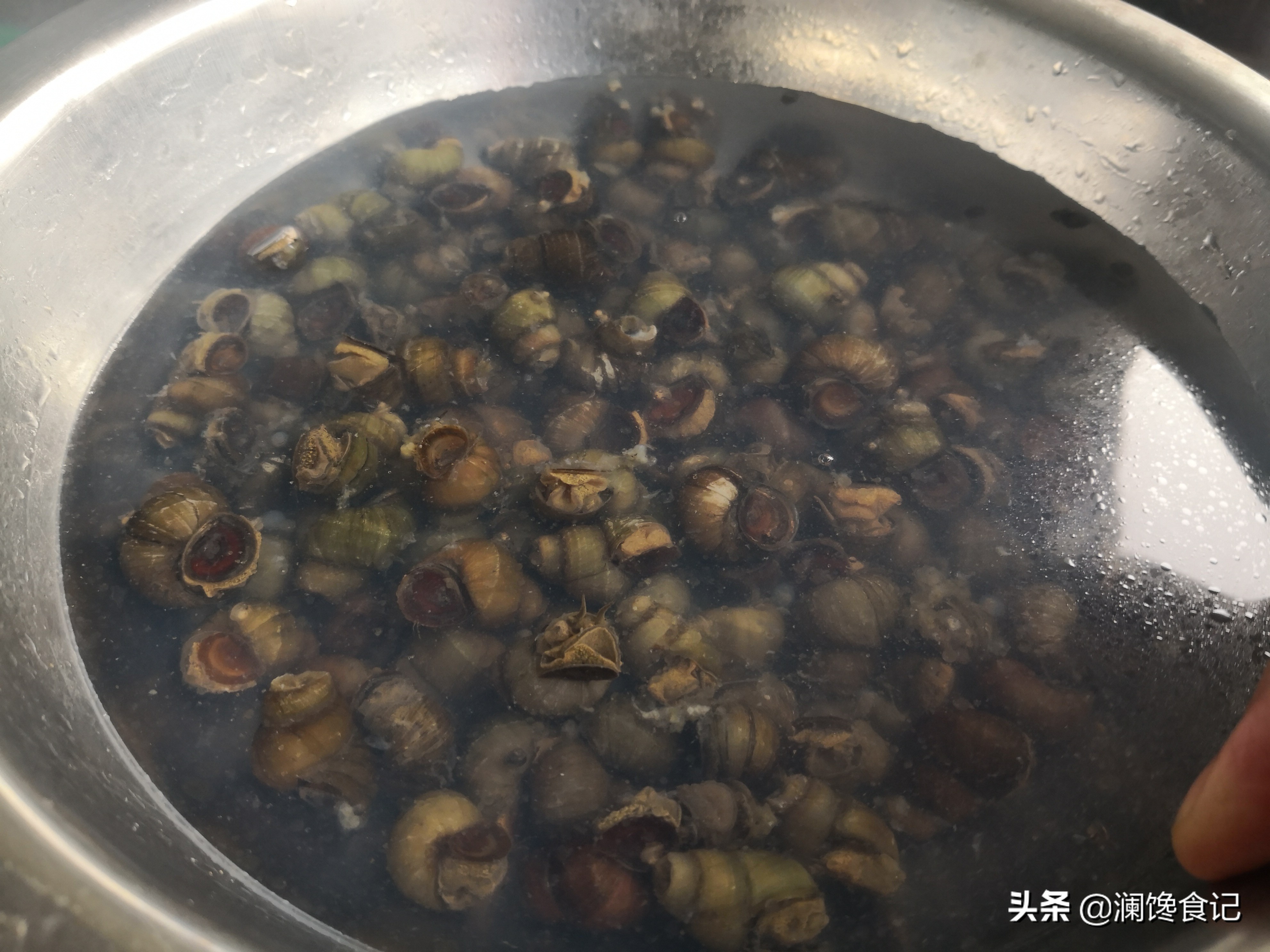 谁说螺蛳粉只有年轻人喜欢,螺蛳清明螺