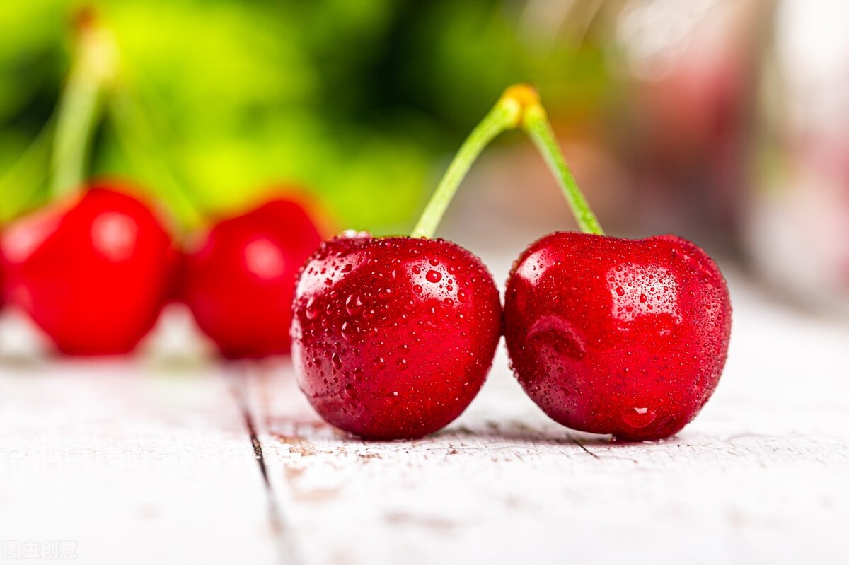 男童喉咙卡异物邻居施救,孩子遭异物卡喉医生15秒救回