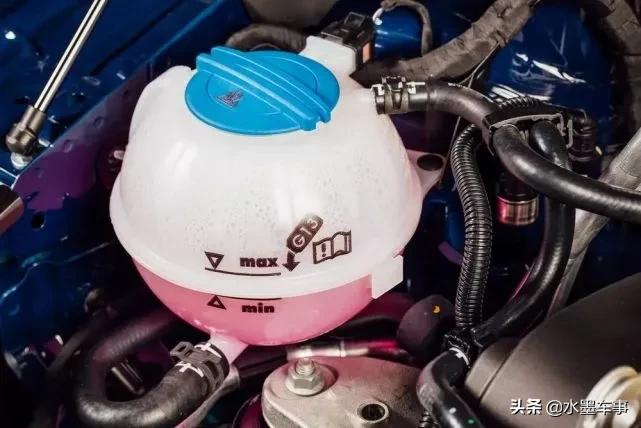 防冻液直接添加好还是彻底换掉好,发现车防冻液少了怎么办
