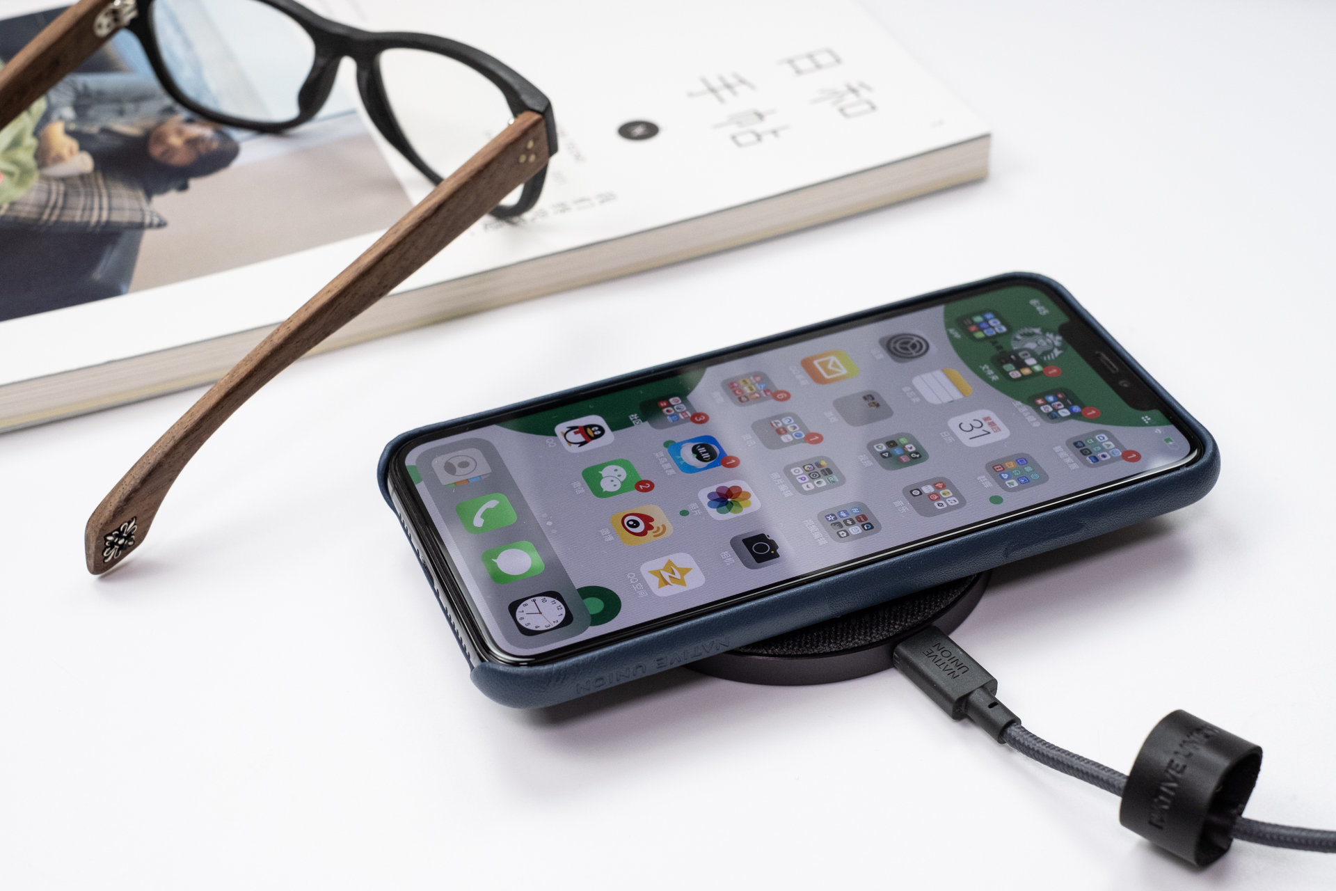 苹果官方体验店设计,苹果公司最具特色的专卖店设计