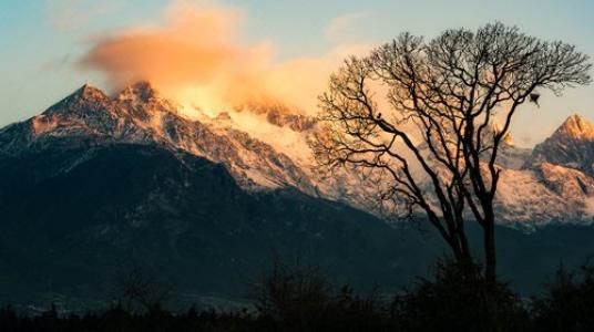 想带你去欣赏秋季的童话——甘海子