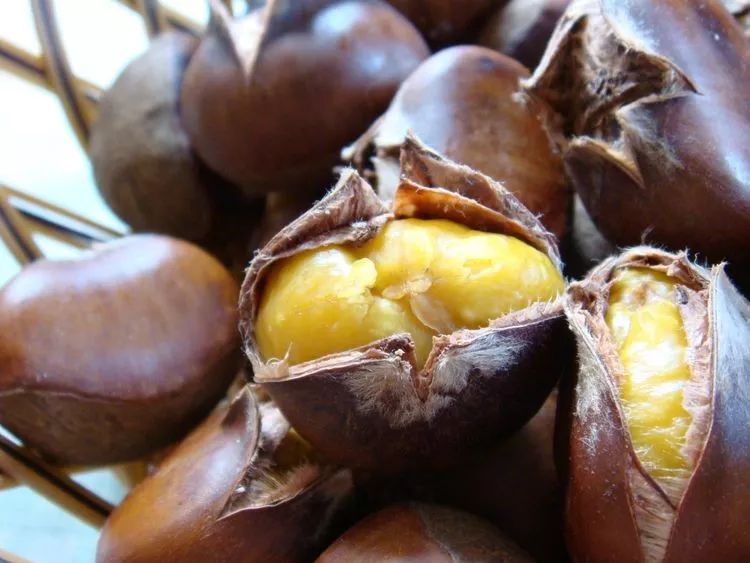 吃到童年的零食感慨万千,吃到小时候零食的回忆