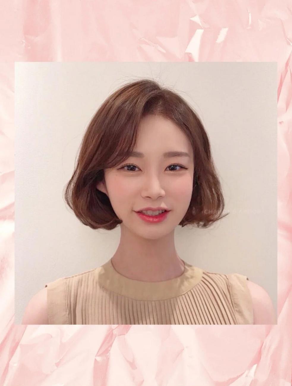 矮个子大圆脸短发烫哪种卷发好看,适合圆脸短发的羊毛卷发减龄