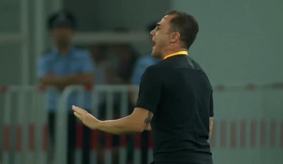 不愧恒大队魂！郑智再现核心本色：中超3次一对一锁住世界强援