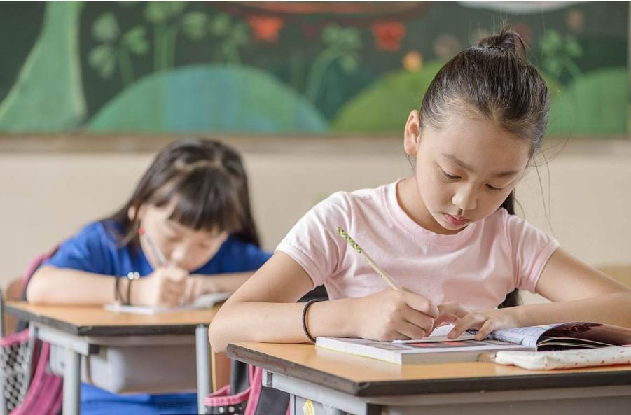 学霸的学习文具vs学渣的学习文具,学渣逆袭必备的学习文具