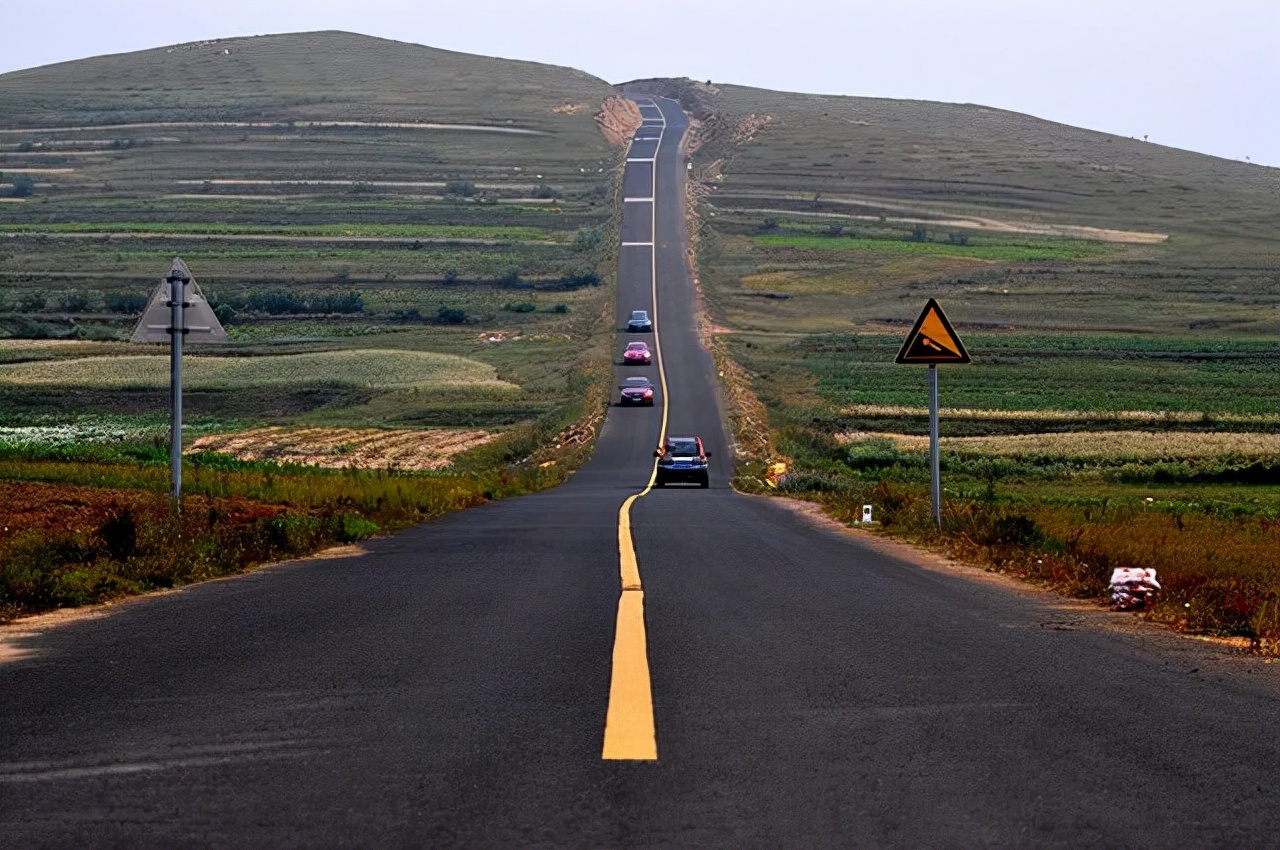 刹车不要猛踩,踩刹车正确方法和技巧