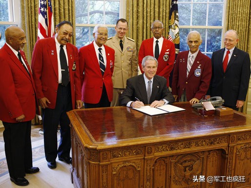 t7a红鹰教练机起飞重量,美国t-7a教练机解析