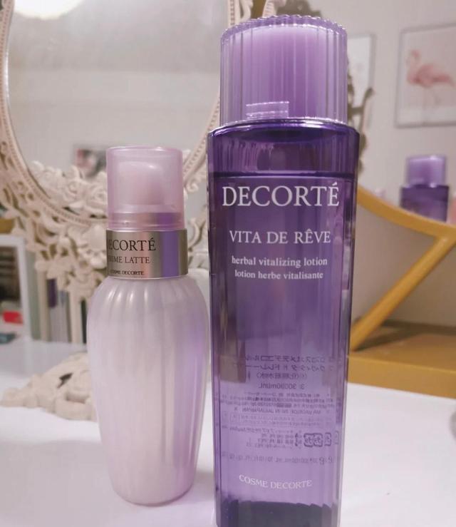 奥尔滨水乳和黛珂对比,黛珂和奥尔滨雪肌精哪个好