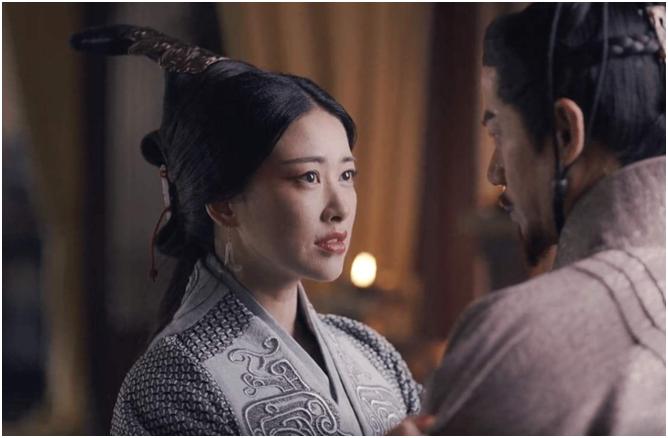 甩顶级富二代，爷爷是少将父亲是富豪，真实的朱珠比赵姬传奇多了