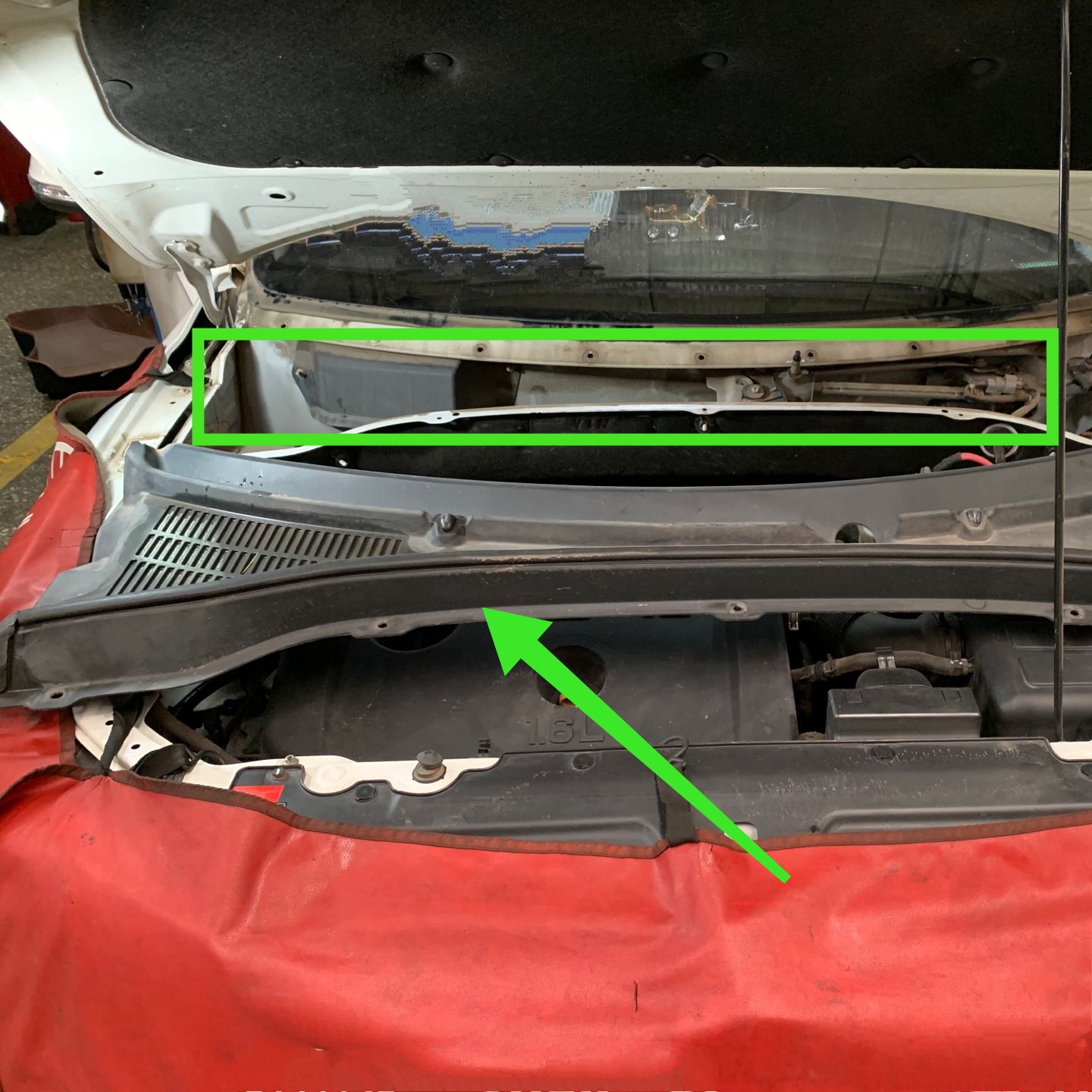 车辆换了空调滤芯怎么还有怪味,出风口有一股酸味换滤芯能解决吗